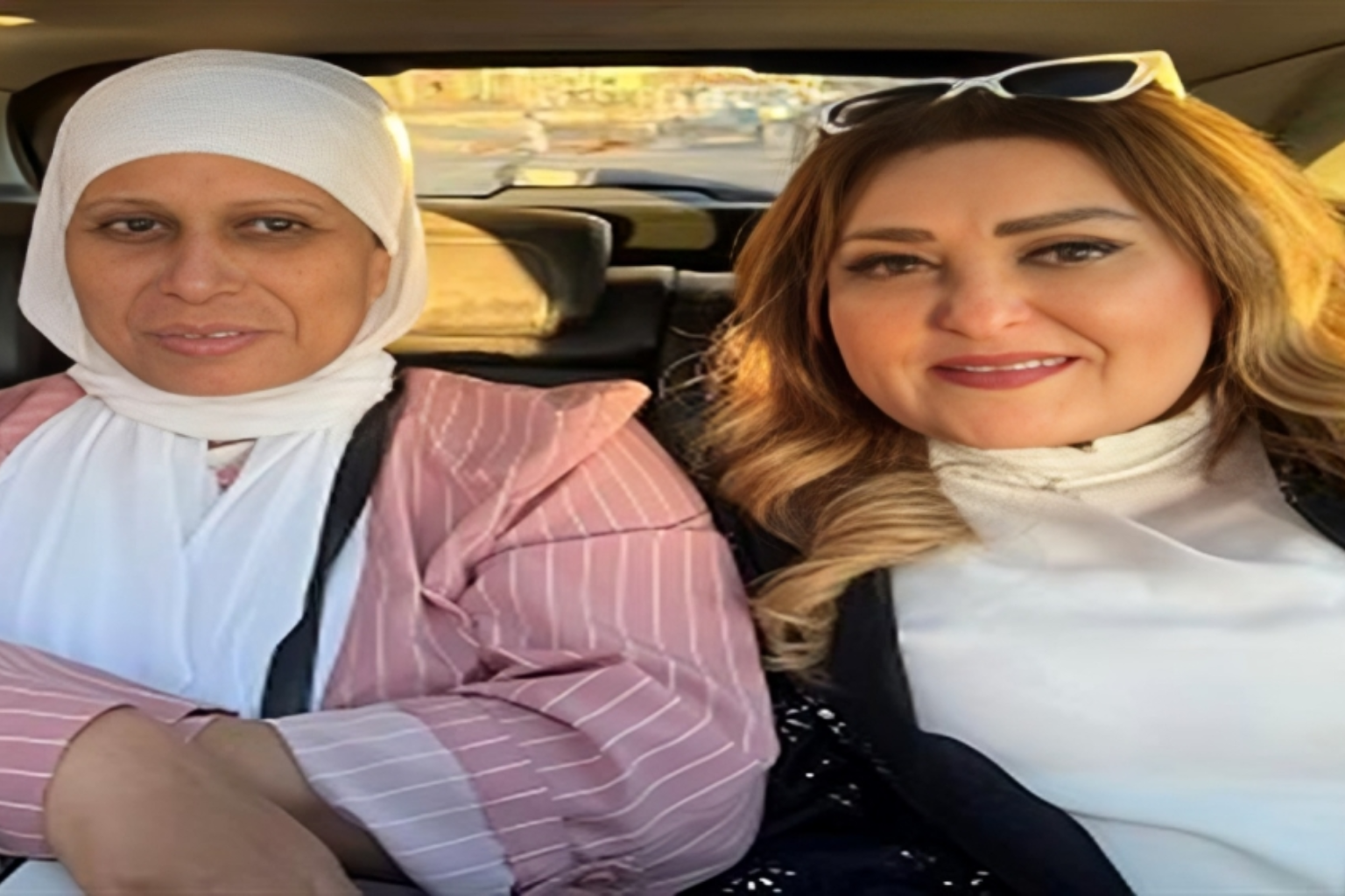 شاهد نهال عنبر تبكي وتنهر بسبب رحيل رفيقة عمرها